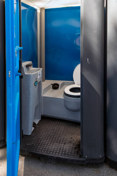 Best Porta potty rental near me  in Waverly, OH